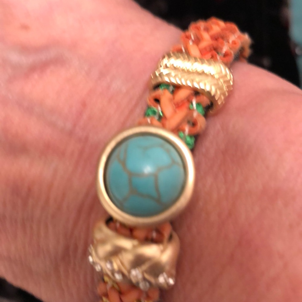 NWT! SALE! Bracelet-leather gold & magnetic clasp. Turquoise stone.
